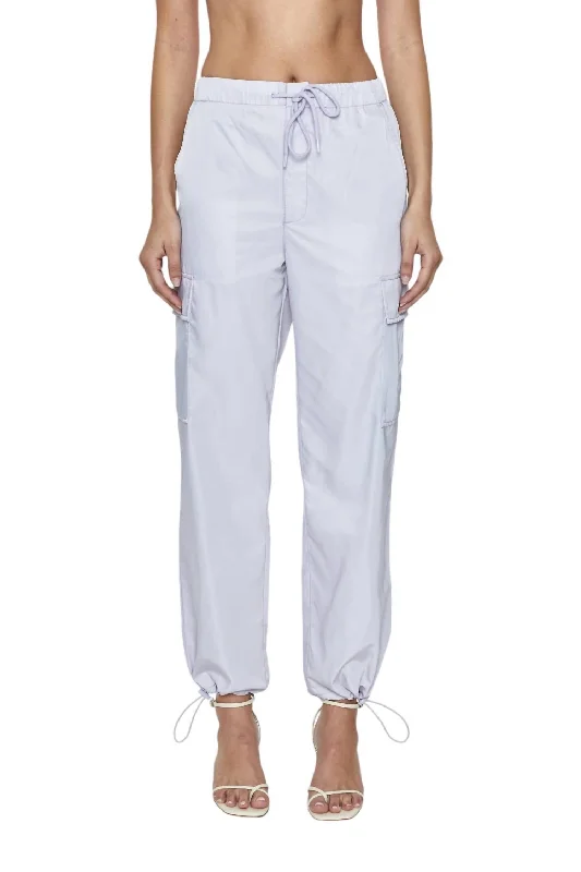 Jade Lightweight Cargo Trouser In Lilac Mist